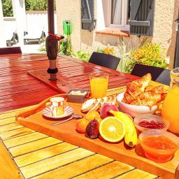 16---Petit-déjeuné-en-terrasse